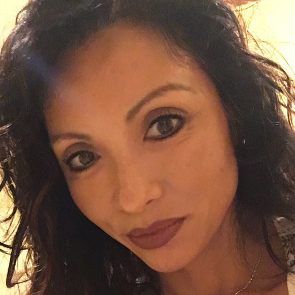 Meet your Posher, Pam - Picture 1 of 1